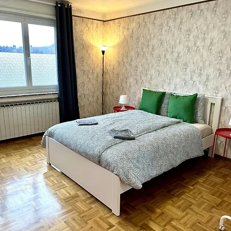 Maison Entiere/ Entire House With Privat 3 Parking Apartamento *