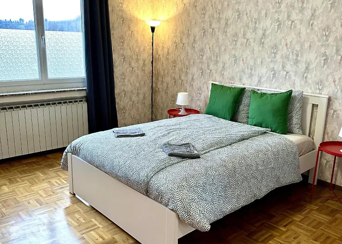 Maison Entiere/ Entire House With Privat 3 Parking Lejlighed *