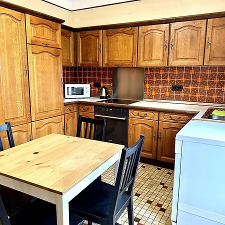 Apartment Maison Entiere/ Entire House With Privat 3 Parking Kayl